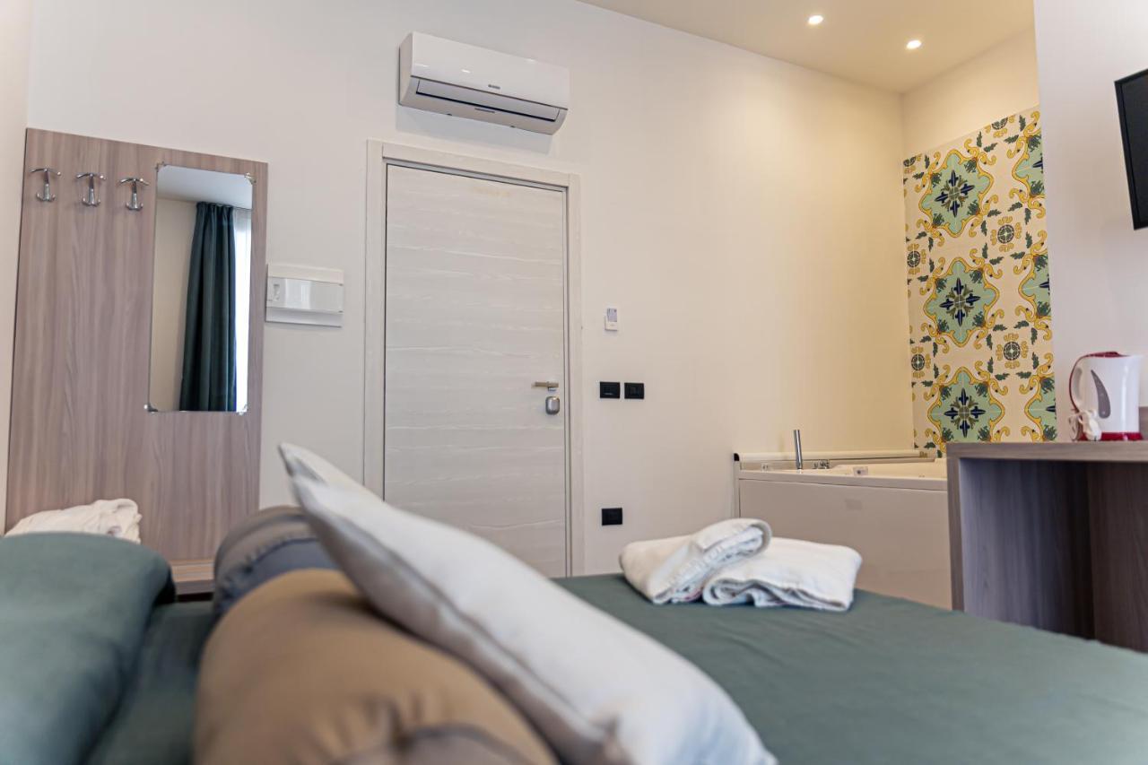 نابولي Residenza San Lorenzo المظهر الخارجي الصورة